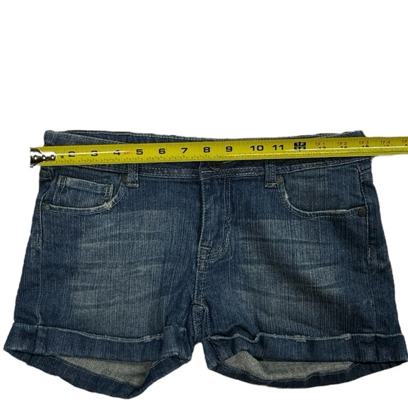 Blac label pink size 27 blue colored jean shorts in great condition! - Picture 8 of 10